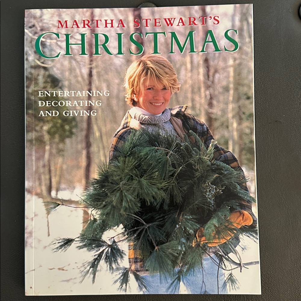Martha Stewart Signed 1989 Christmas Magazine Book